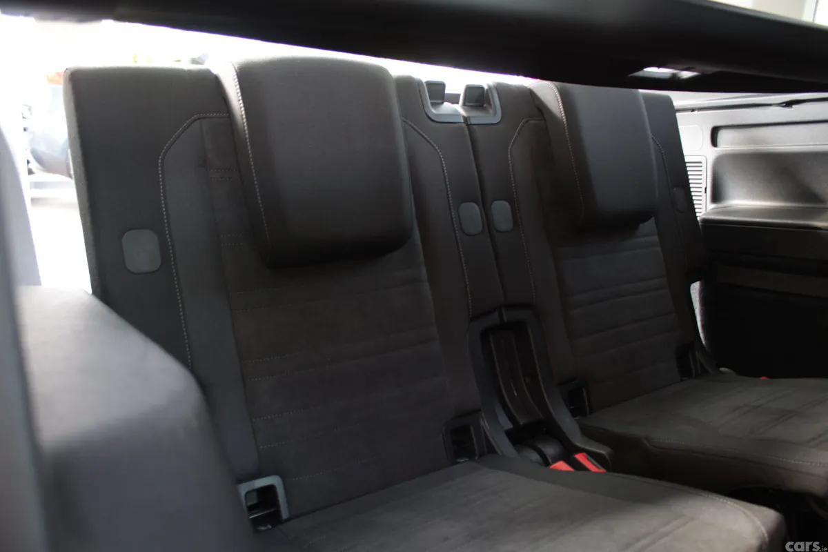 Volkswagen Touran MPV, Diesel, 2021, White