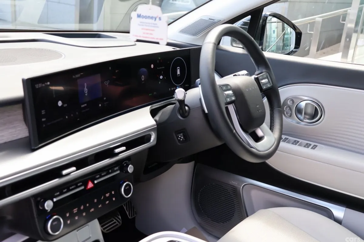 Hyundai IONIQ 9 MPV, Electric, 2026, Grey
