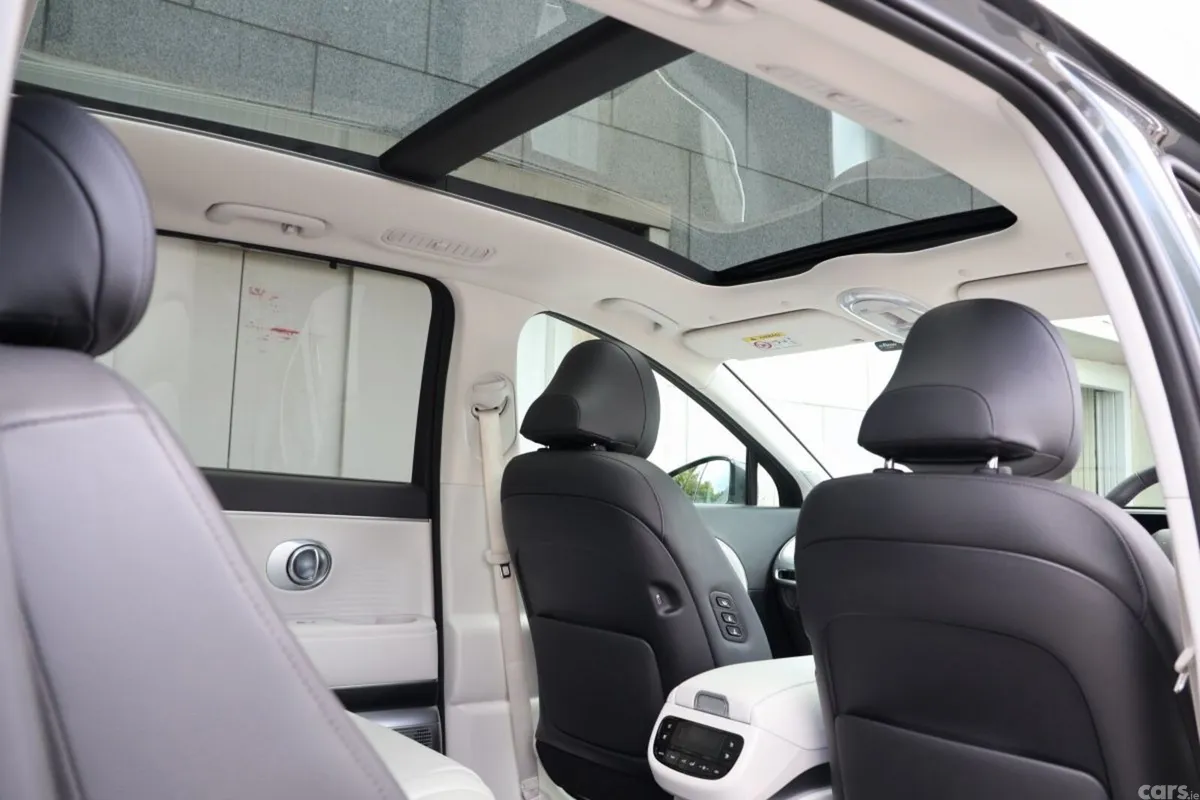 Hyundai IONIQ 9 MPV, Electric, 2026, Grey