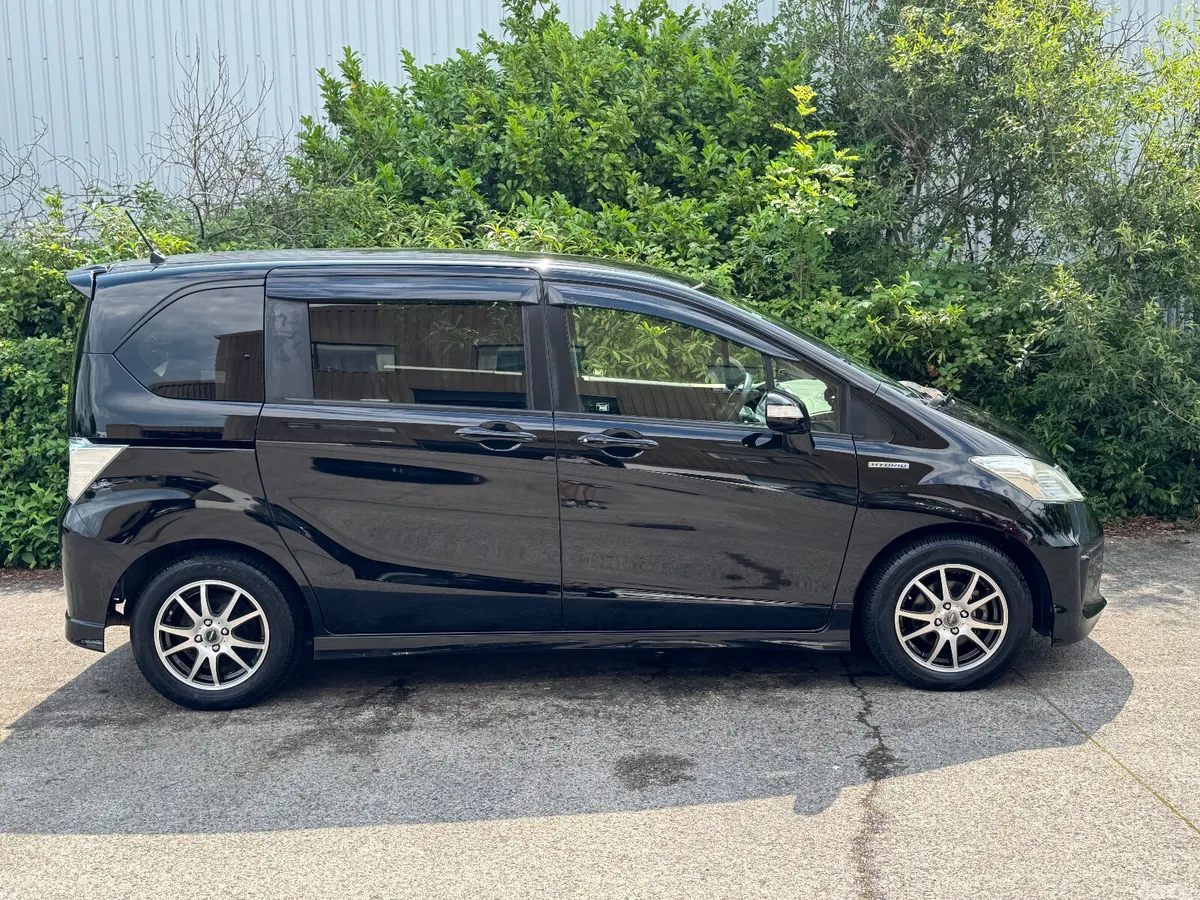 Honda Freed MPV, Petrol Hybrid, 2012, Black