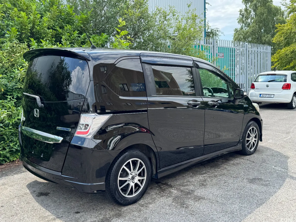 Honda Freed MPV, Petrol Hybrid, 2012, Black