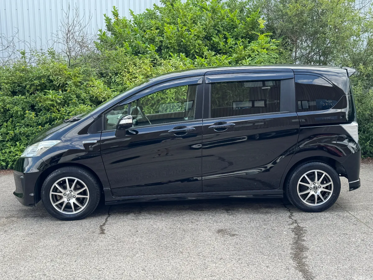 Honda Freed MPV, Petrol Hybrid, 2012, Black