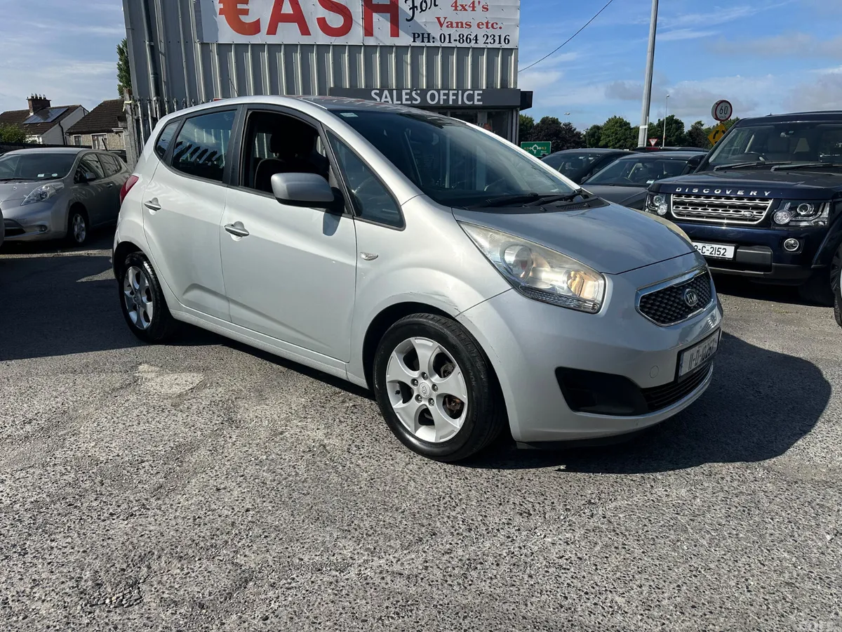 Kia Venga MPV, Diesel, 2011, Silver