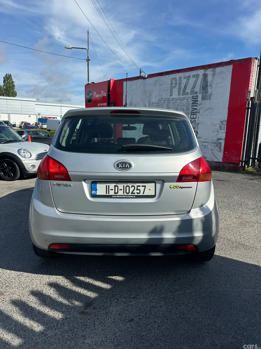 Kia Venga MPV, Diesel, 2011, Silver