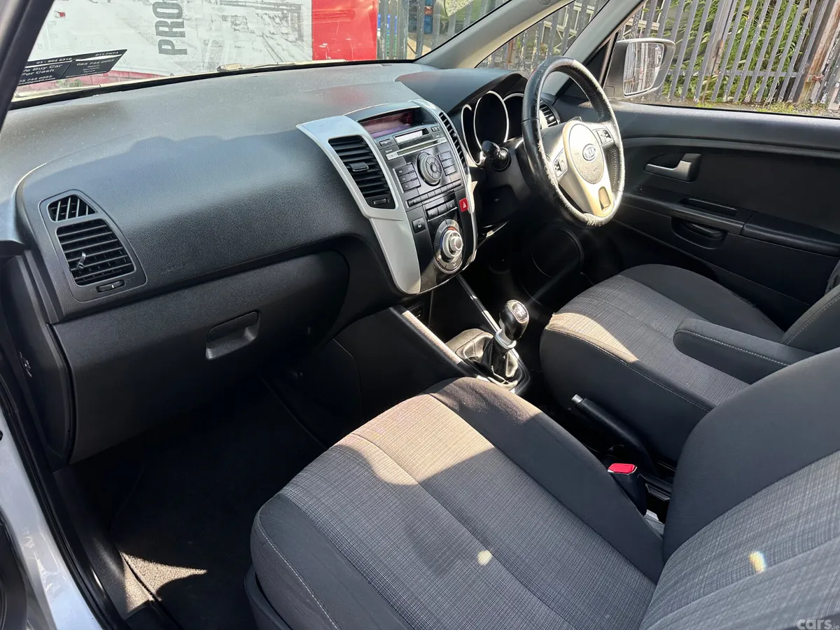 Kia Venga MPV, Diesel, 2011, Silver