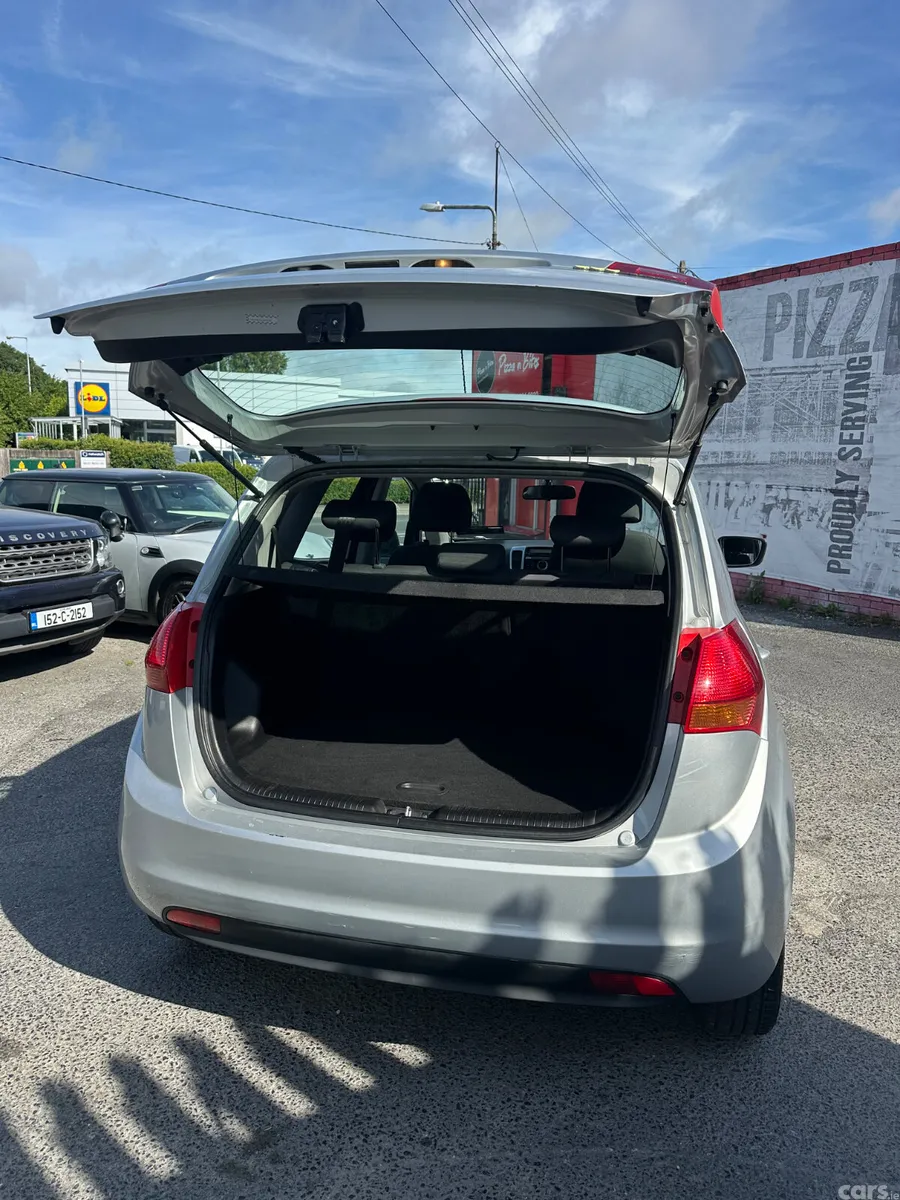 Kia Venga MPV, Diesel, 2011, Silver