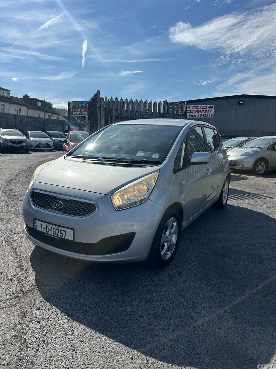 Kia Venga MPV, Diesel, 2011, Silver