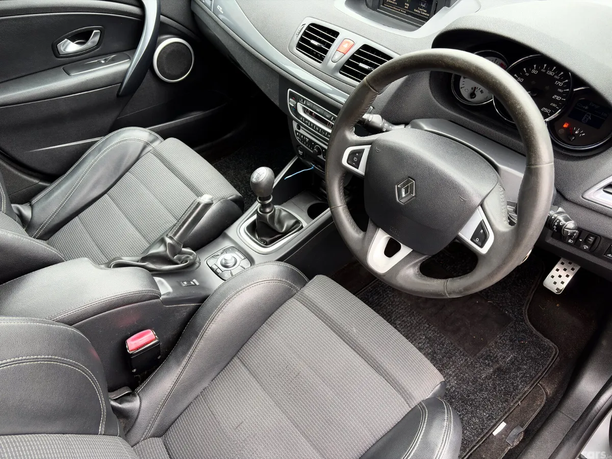 Renault Megane Estate, Diesel, 2011, Silver