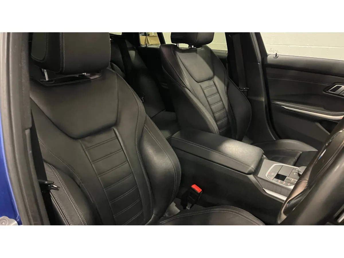 BMW 3-Series Estate, Petrol Plug-in Hybrid, 2021, Blue