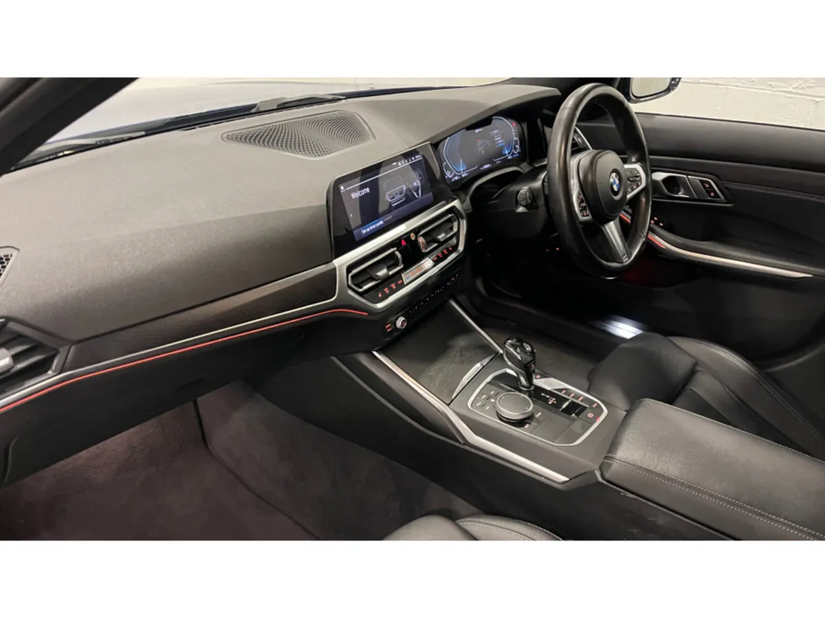 BMW 3-Series Estate, Petrol Plug-in Hybrid, 2021, Blue