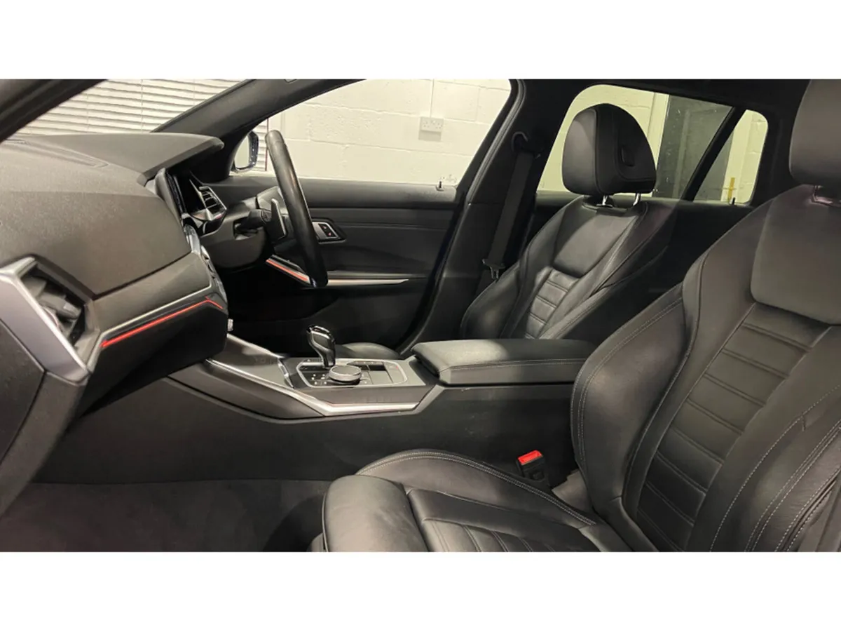 BMW 3-Series Estate, Petrol Plug-in Hybrid, 2021, Blue