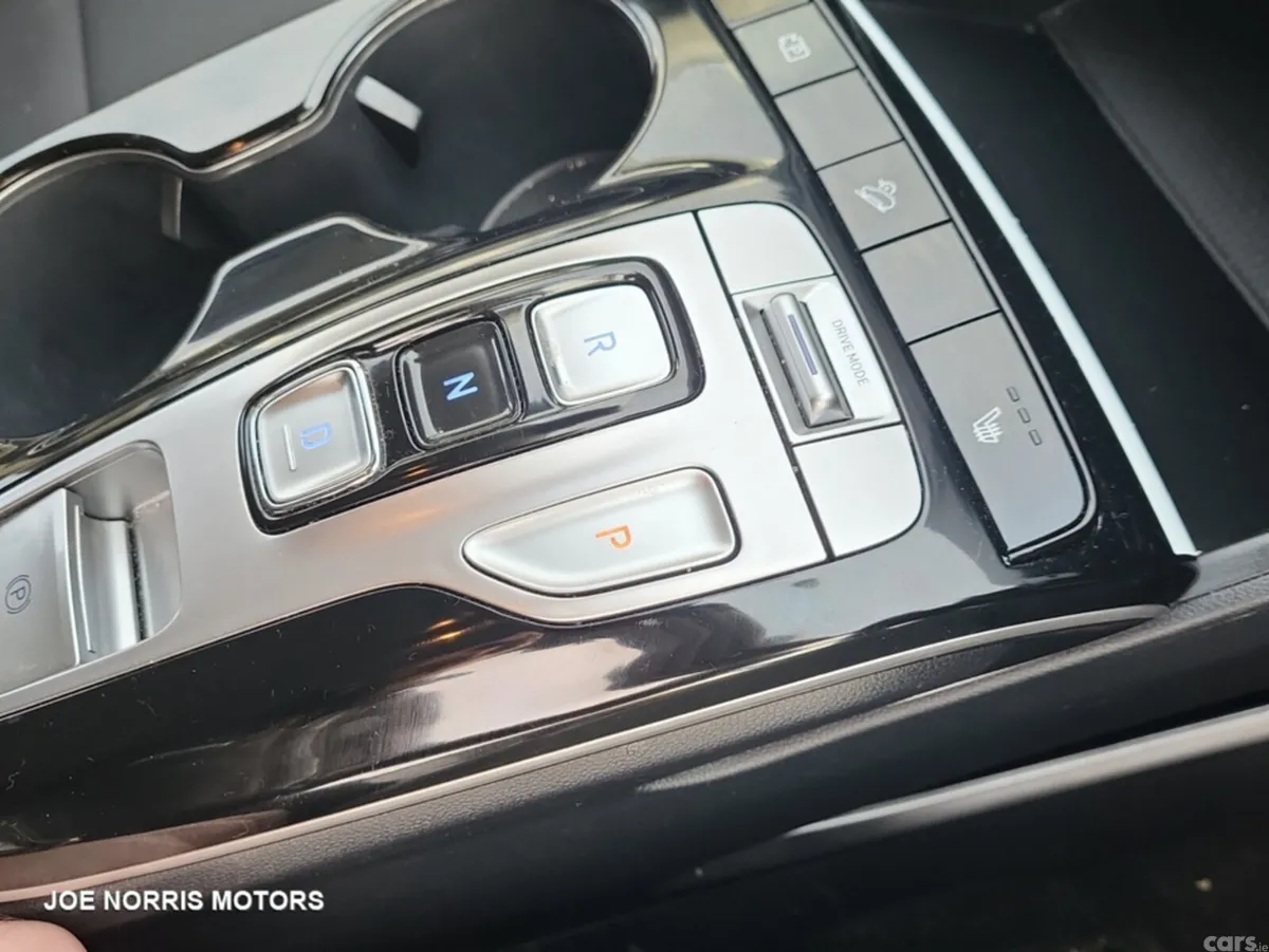Hyundai Tucson MPV, Petrol Hybrid, 2023, White