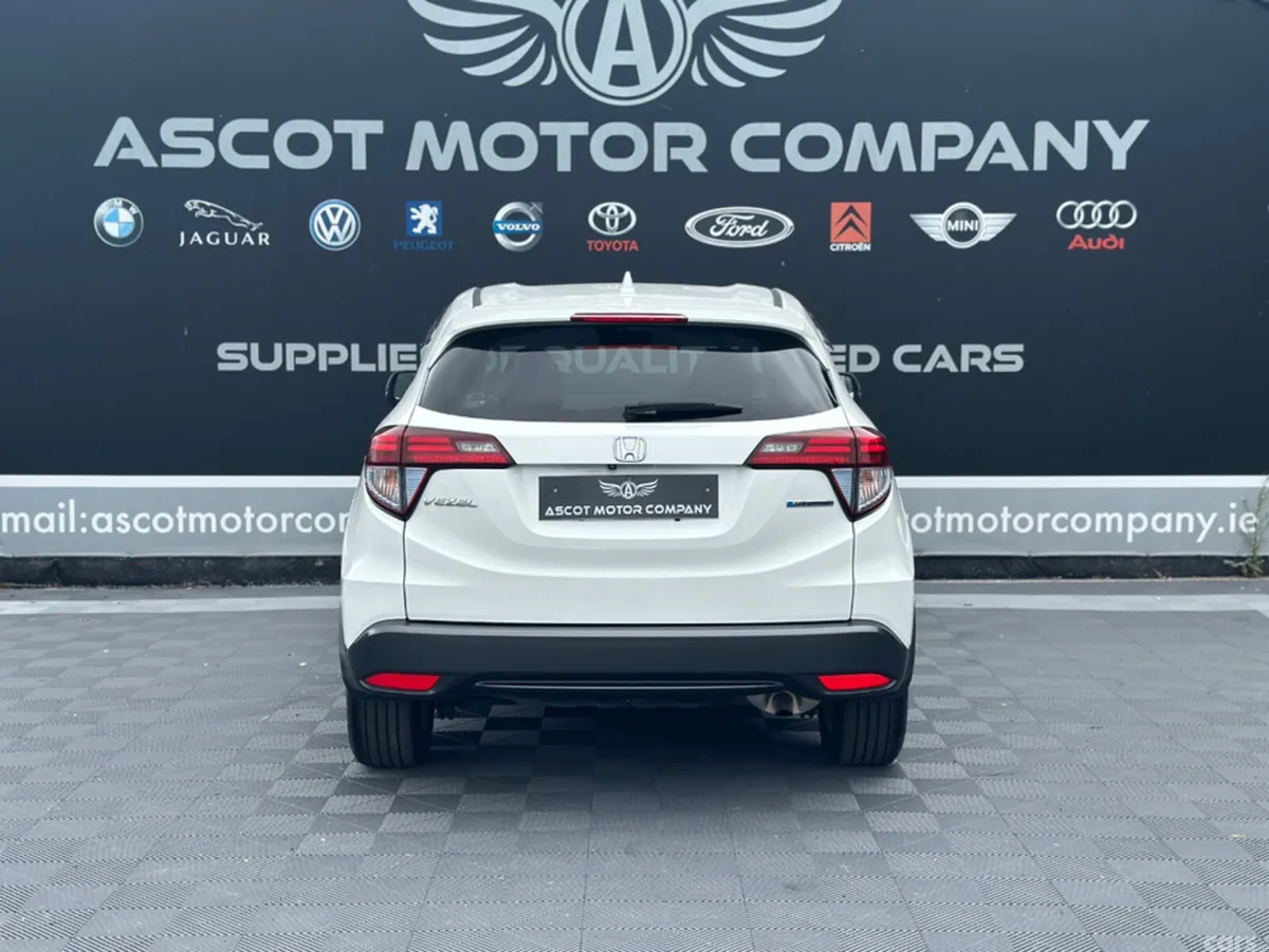 Honda Vezel Hatchback, Petrol Hybrid, 2014, White