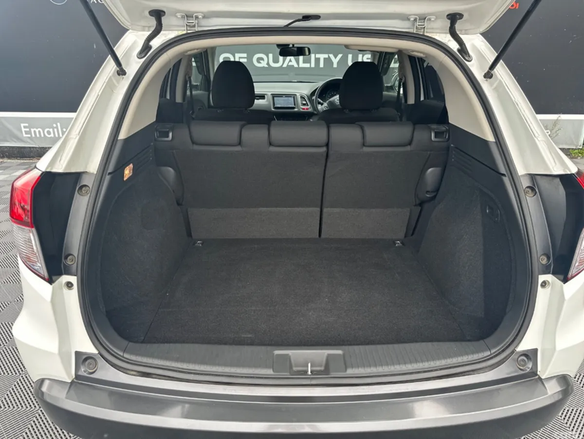 Honda Vezel Hatchback, Petrol Hybrid, 2014, White