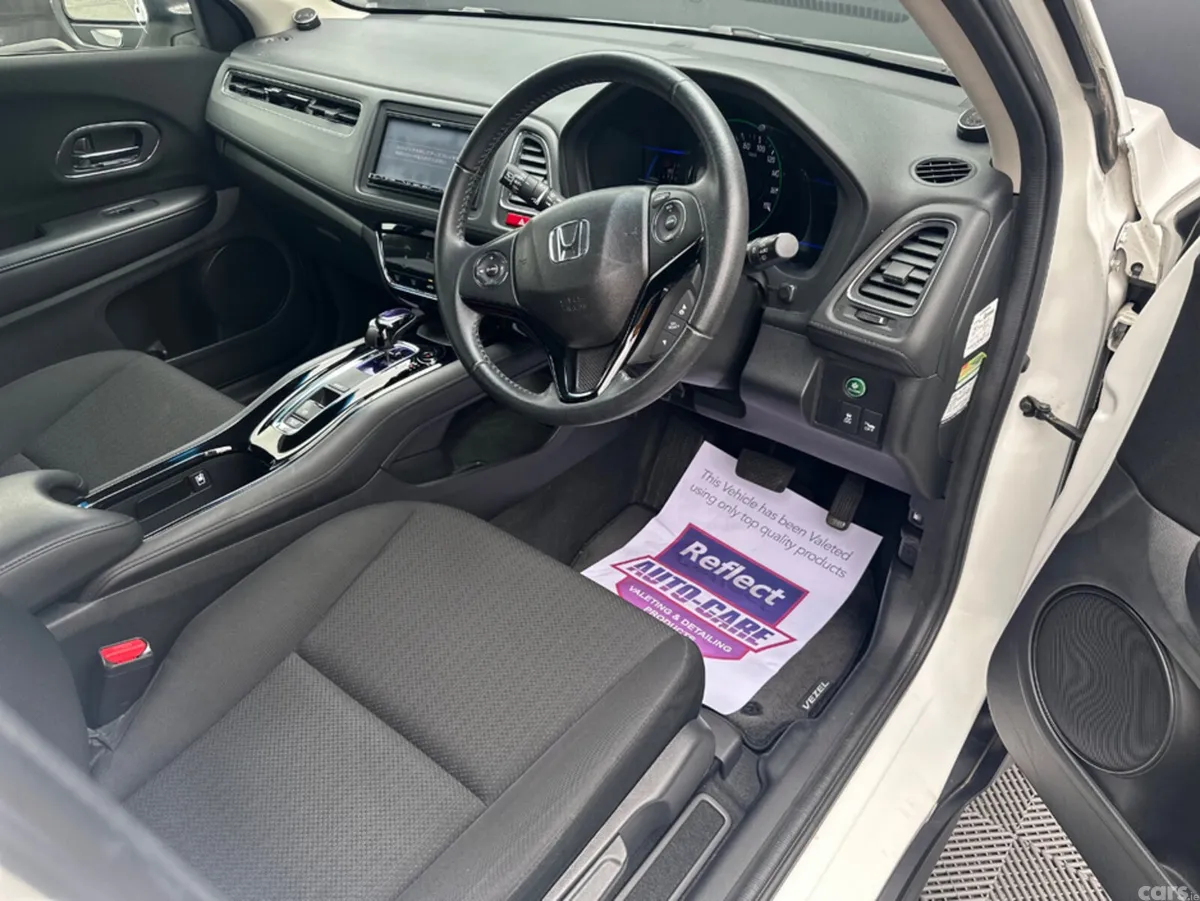Honda Vezel Hatchback, Petrol Hybrid, 2014, White
