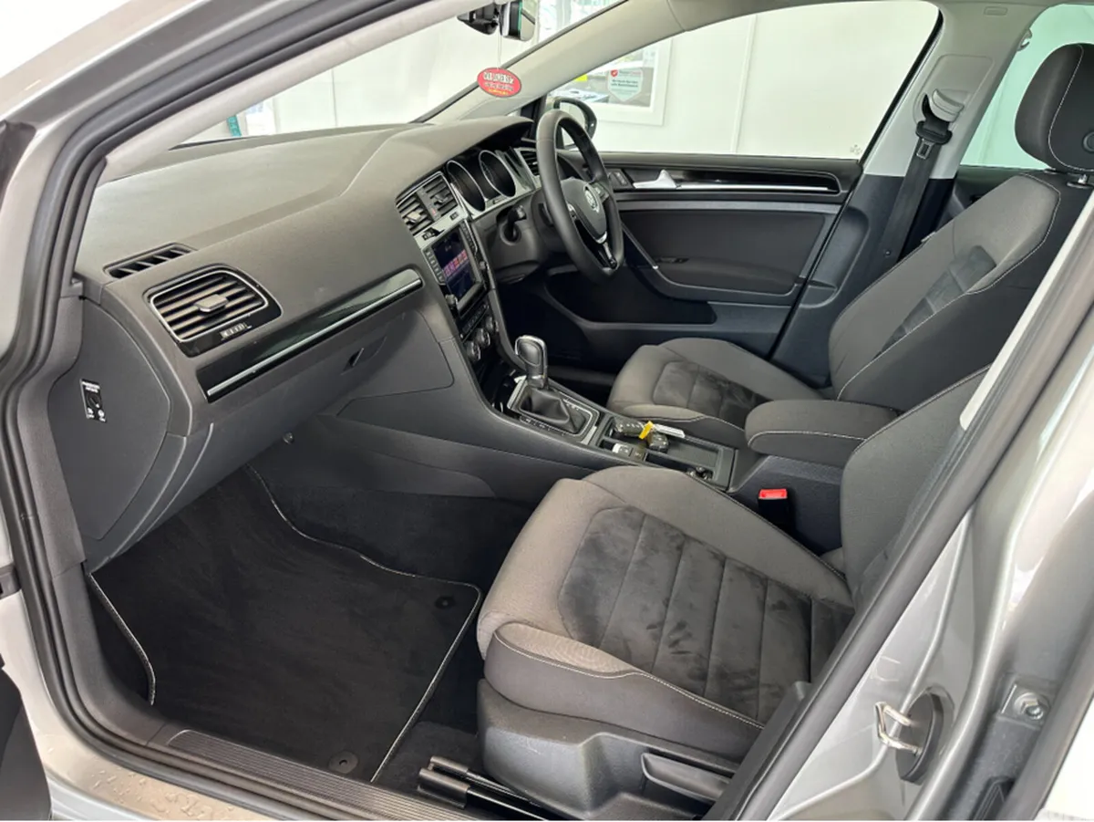 Volkswagen Golf Hatchback, Petrol, 2017, Silver