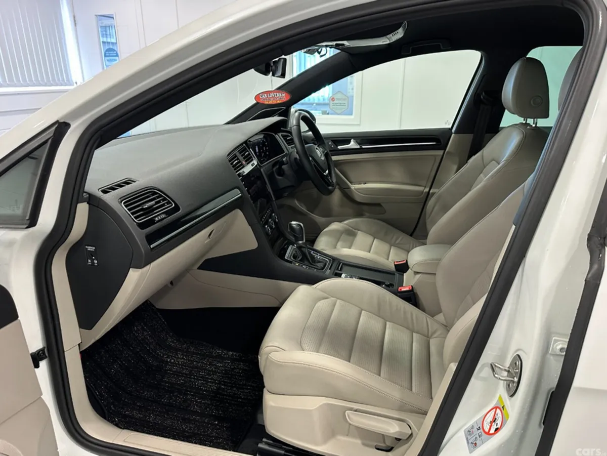 Volkswagen Golf Hatchback, Diesel, 2019, White