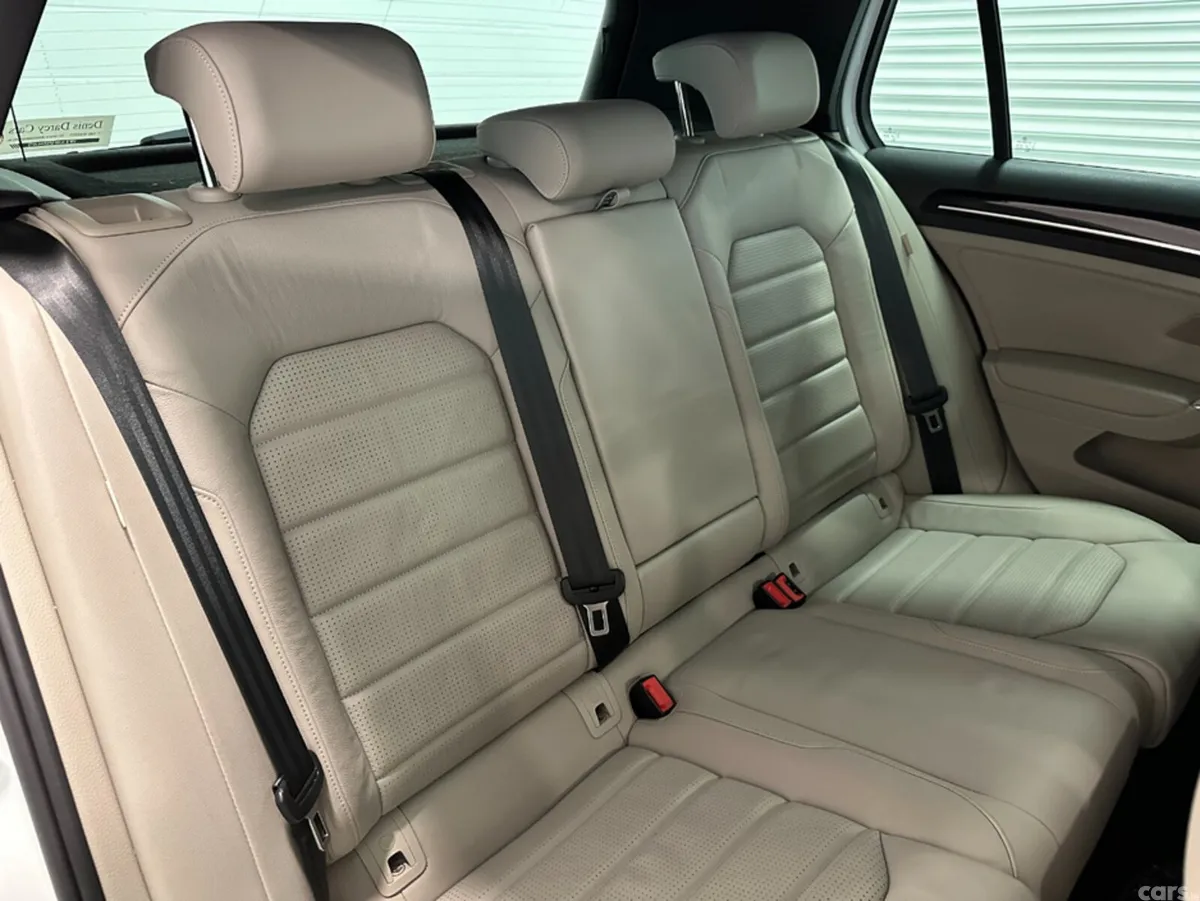 Volkswagen Golf Hatchback, Diesel, 2019, White