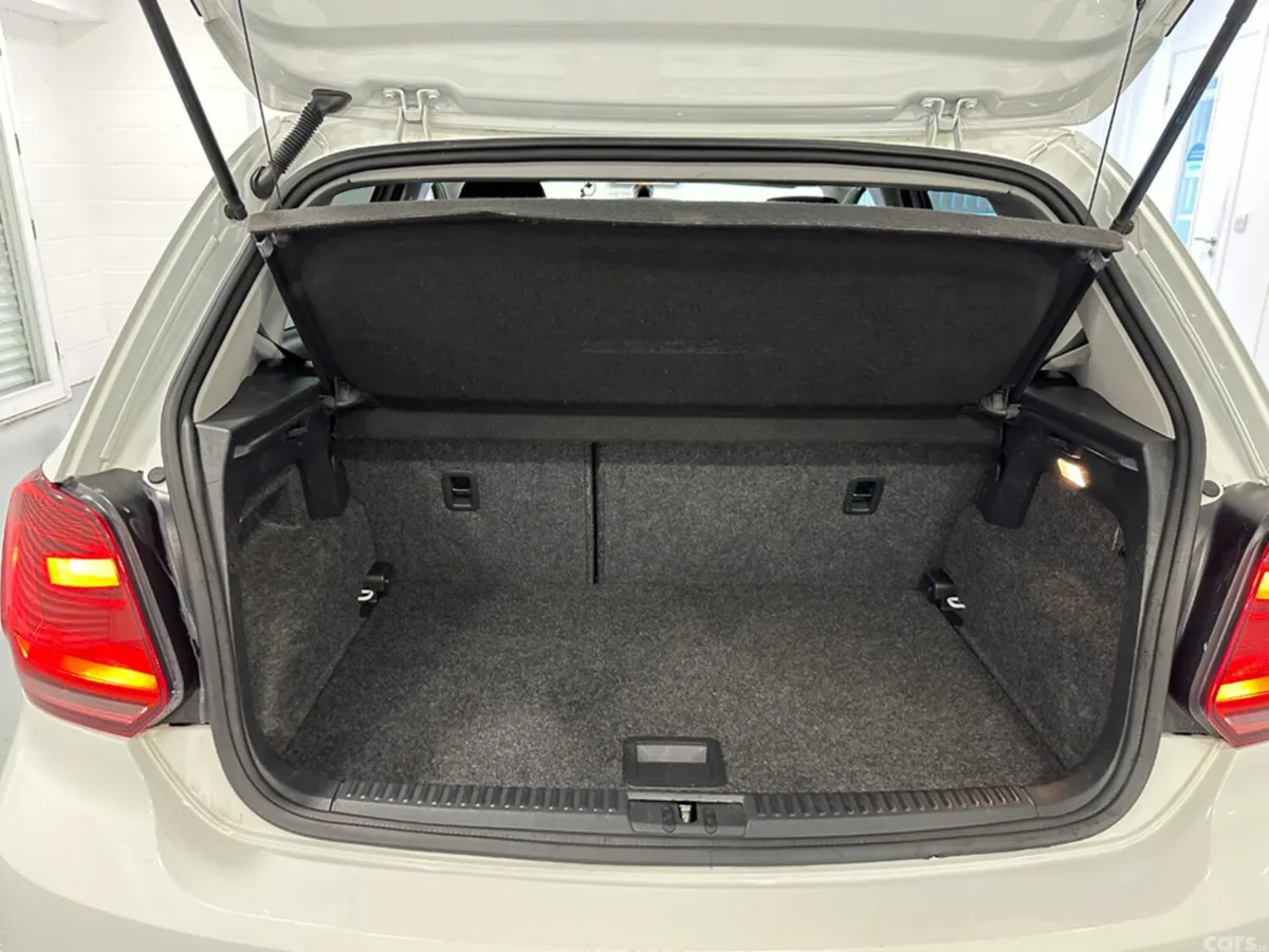 Volkswagen Polo Hatchback, Petrol, 2016, White
