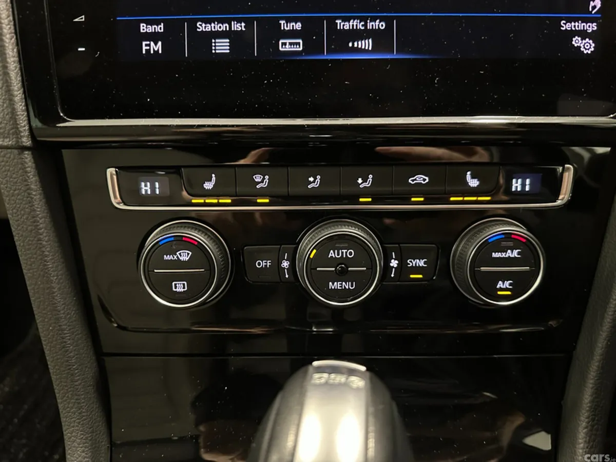 Volkswagen Golf Hatchback, Diesel, 2019, White