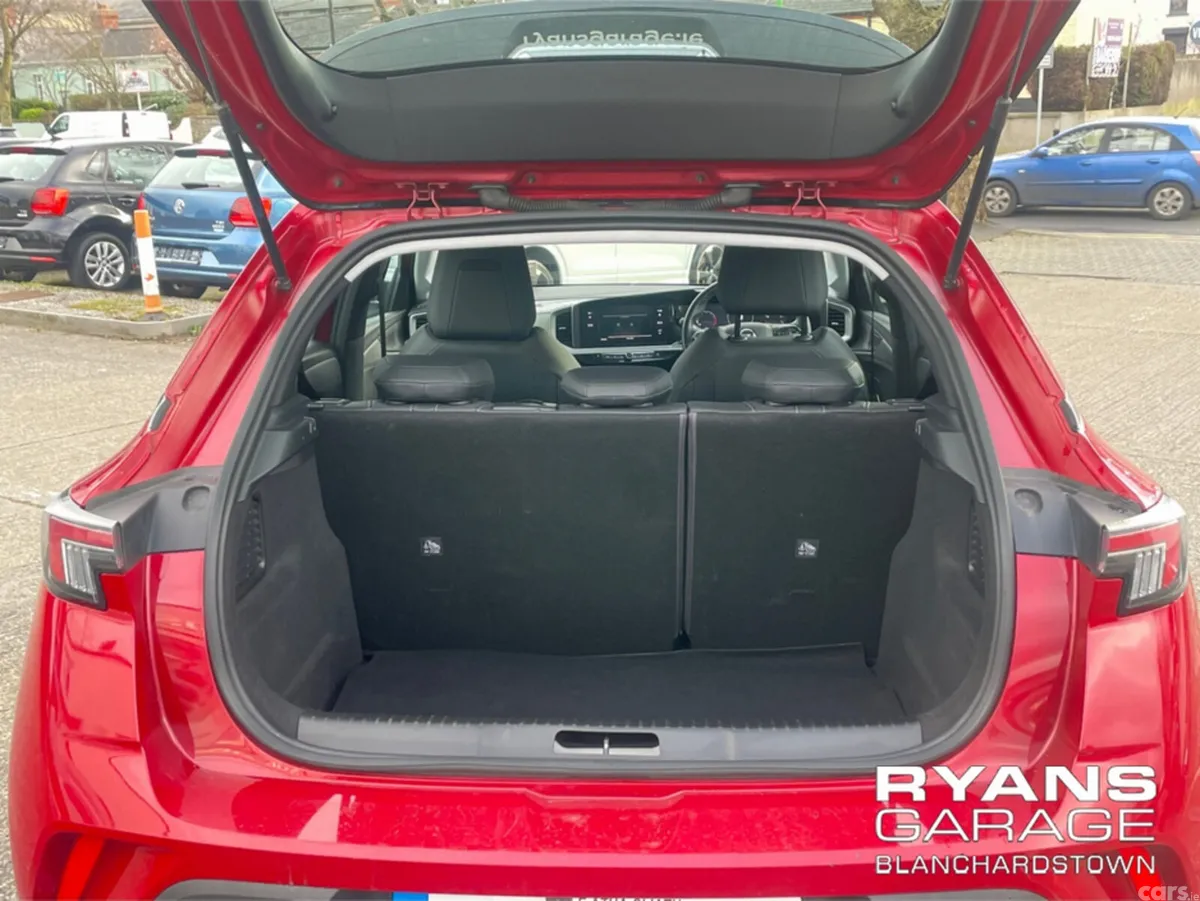 Opel Mokka MPV, Petrol, 2023, Red