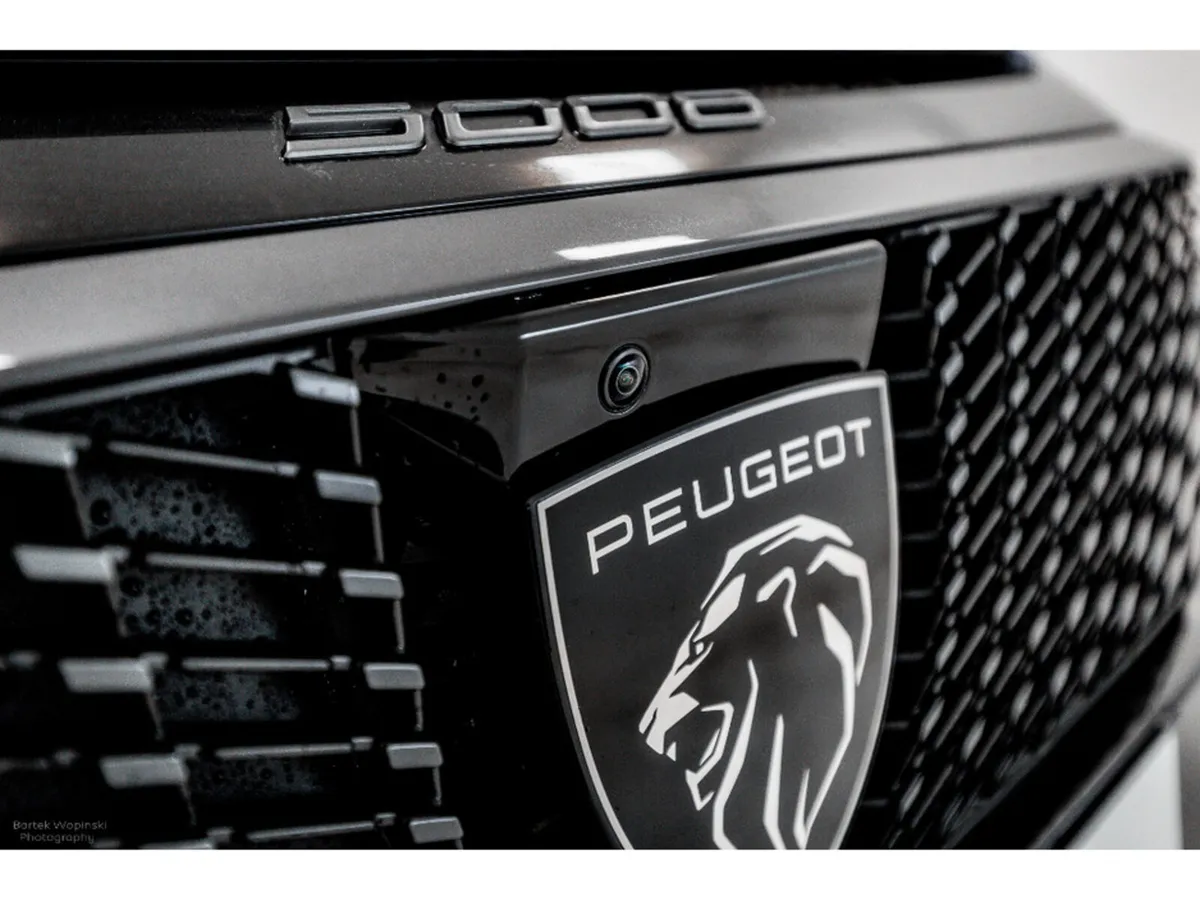 Peugeot 5008 SUV, Petrol Hybrid, 2026, Grey