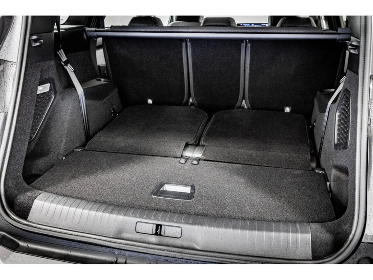 Peugeot 5008 SUV, Petrol Hybrid, 2026, Grey