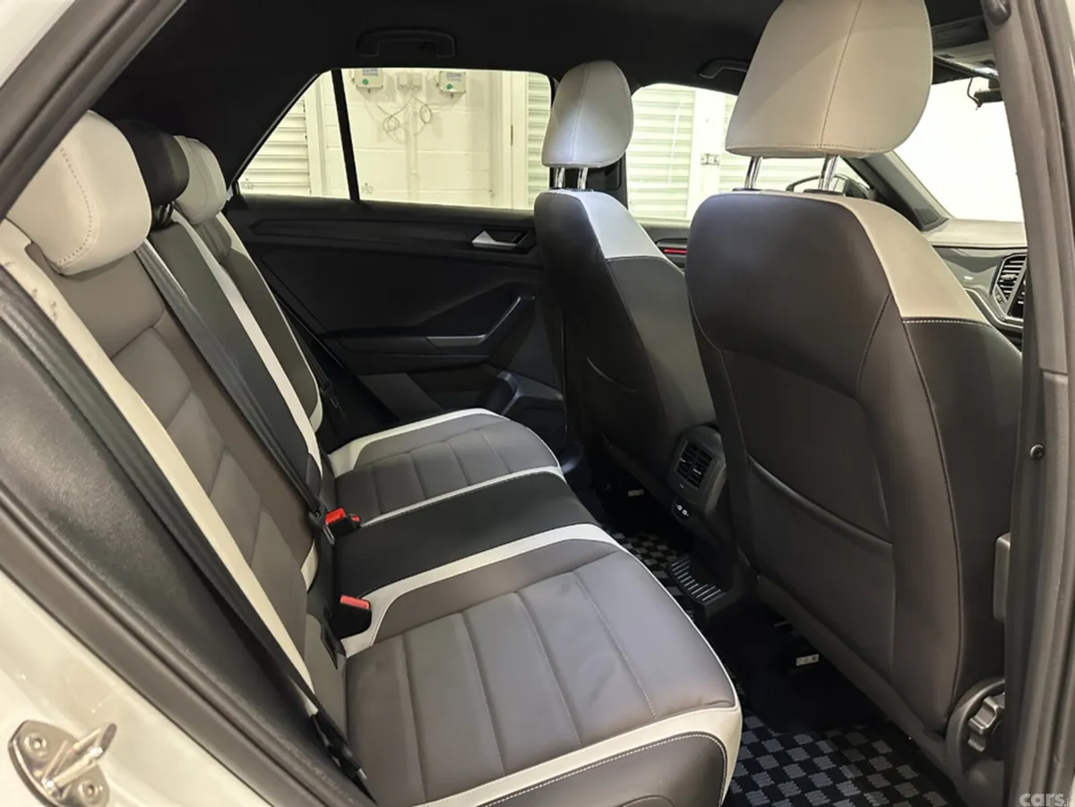 Volkswagen T-Roc SUV, Diesel, 2021, White