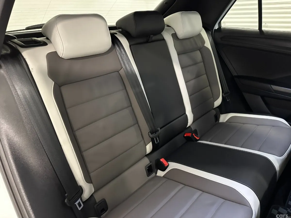 Volkswagen T-Roc SUV, Diesel, 2021, White