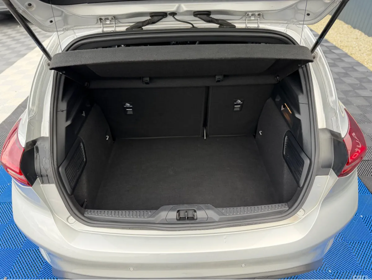 Ford Focus Hatchback, Petrol, 2023, Silver