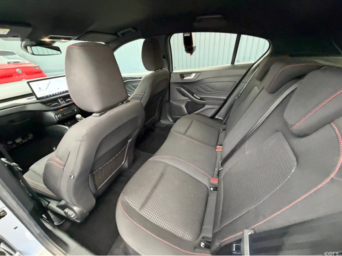 Ford Focus Hatchback, Petrol, 2023, Silver