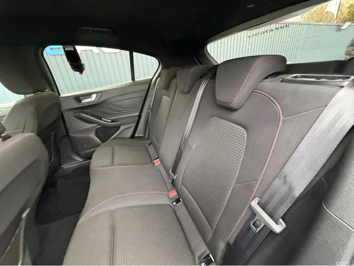 Ford Focus Hatchback, Petrol, 2023, Silver