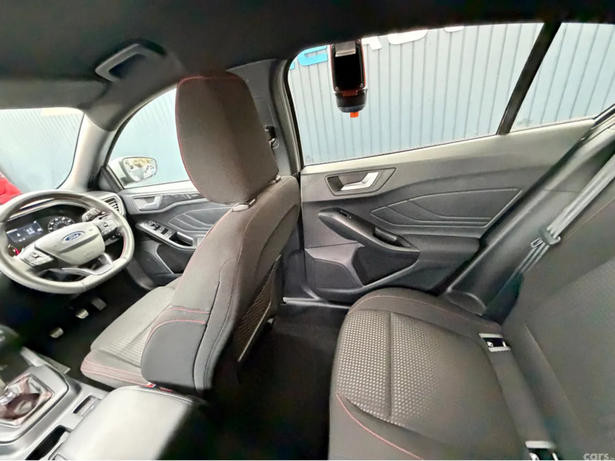 Ford Focus Hatchback, Petrol, 2023, Silver