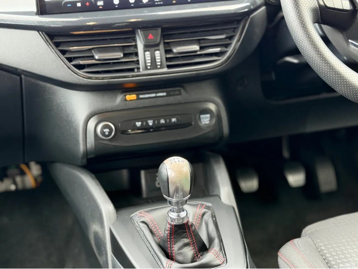 Ford Focus Hatchback, Petrol, 2023, Silver
