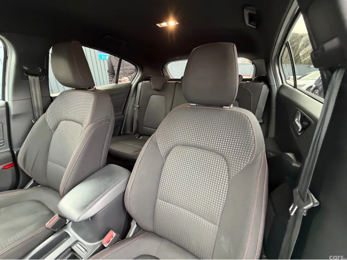 Ford Focus Hatchback, Petrol, 2023, Silver