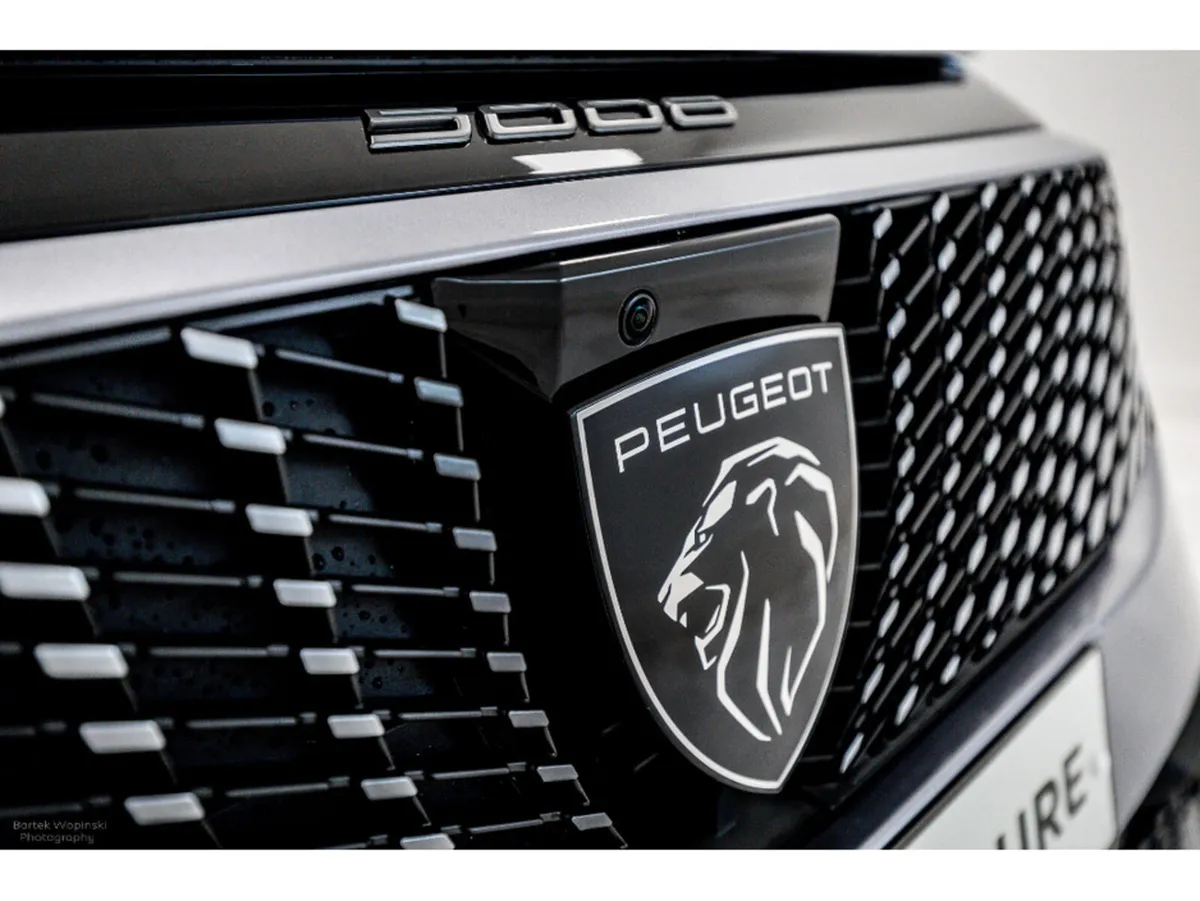 Peugeot 5008 SUV, Electric, 2026, Grey