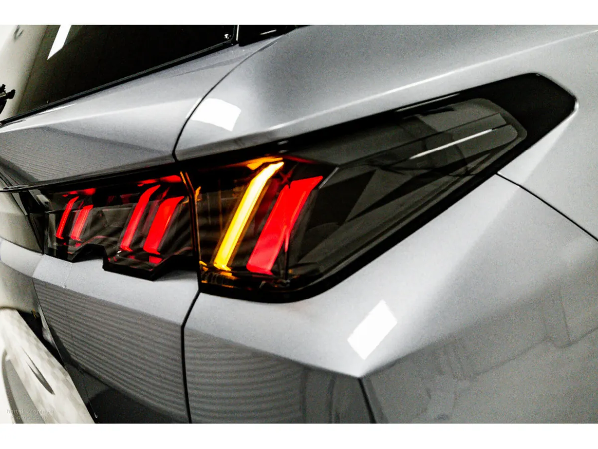 Peugeot 5008 SUV, Electric, 2026, Grey
