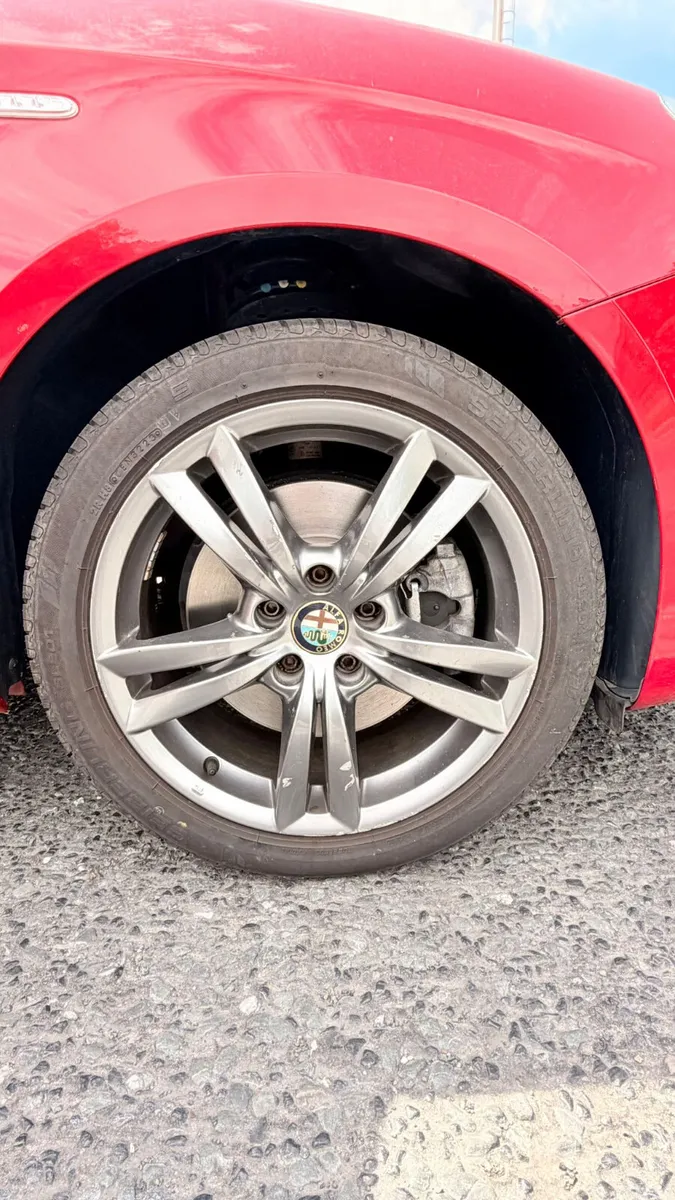 Alfa Romeo Giulietta Hatchback, Petrol, 2015, Red