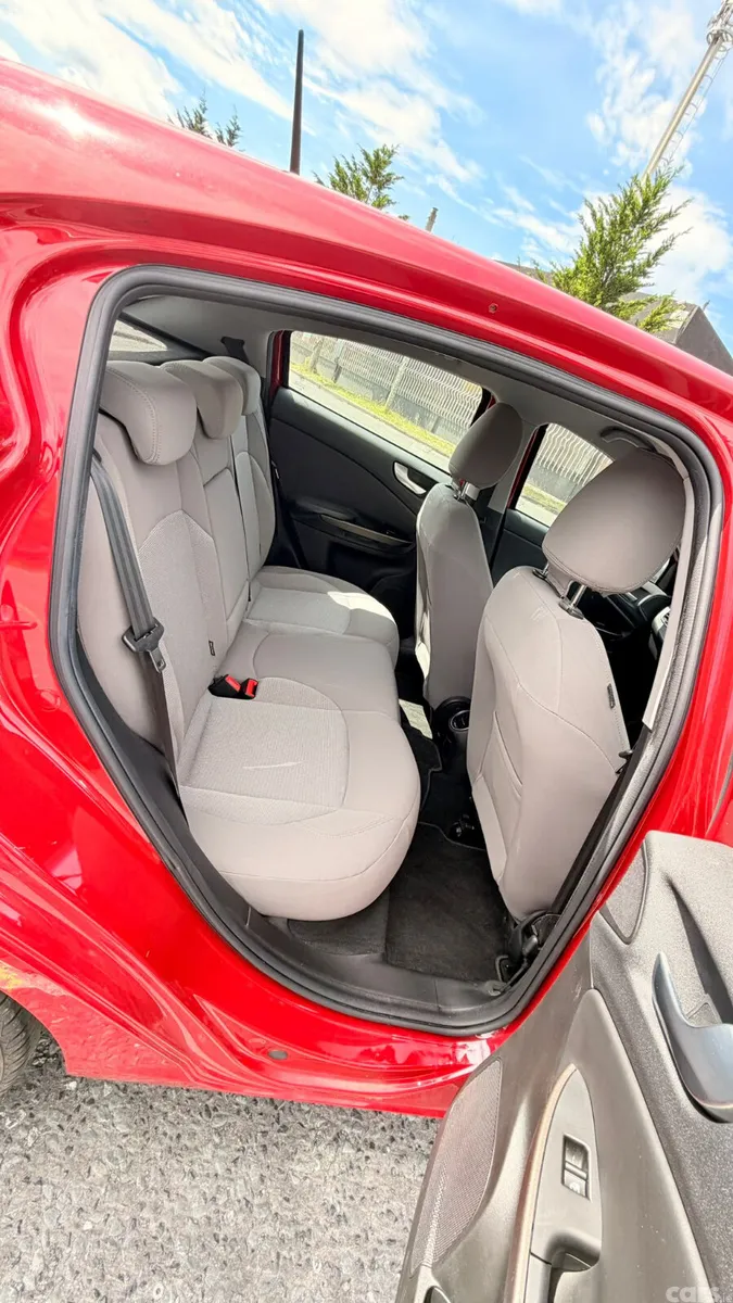 Alfa Romeo Giulietta Hatchback, Petrol, 2015, Red
