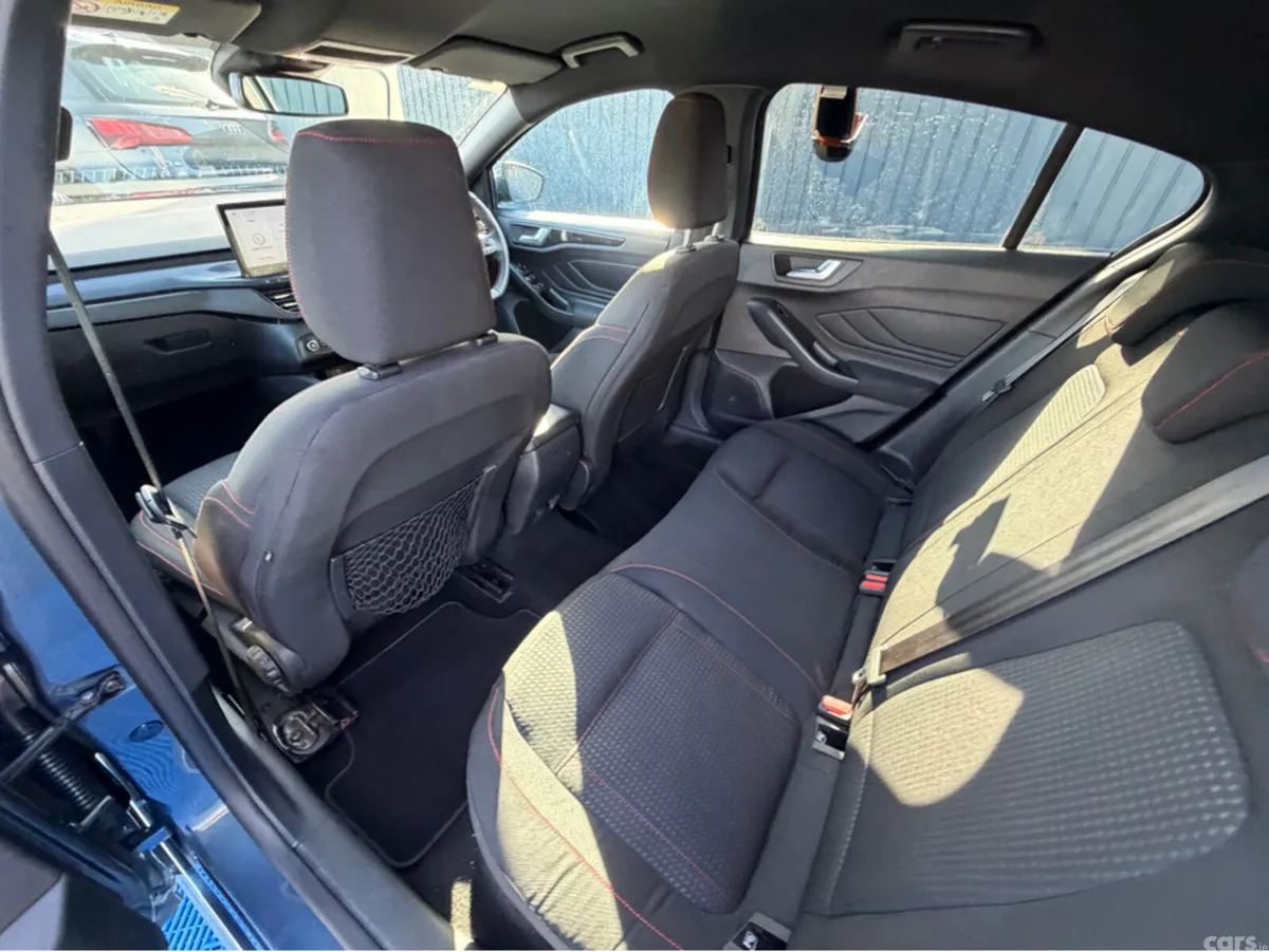 Ford Focus Hatchback, Petrol, 2023, Blue