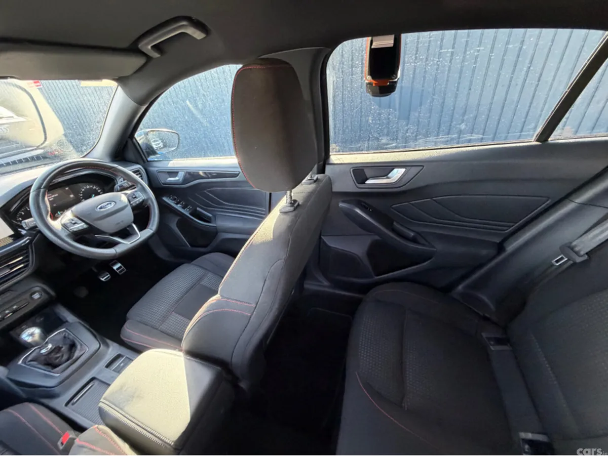 Ford Focus Hatchback, Petrol, 2023, Blue