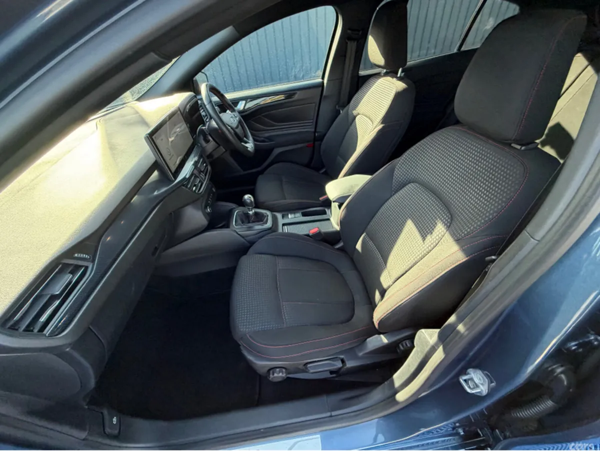 Ford Focus Hatchback, Petrol, 2023, Blue