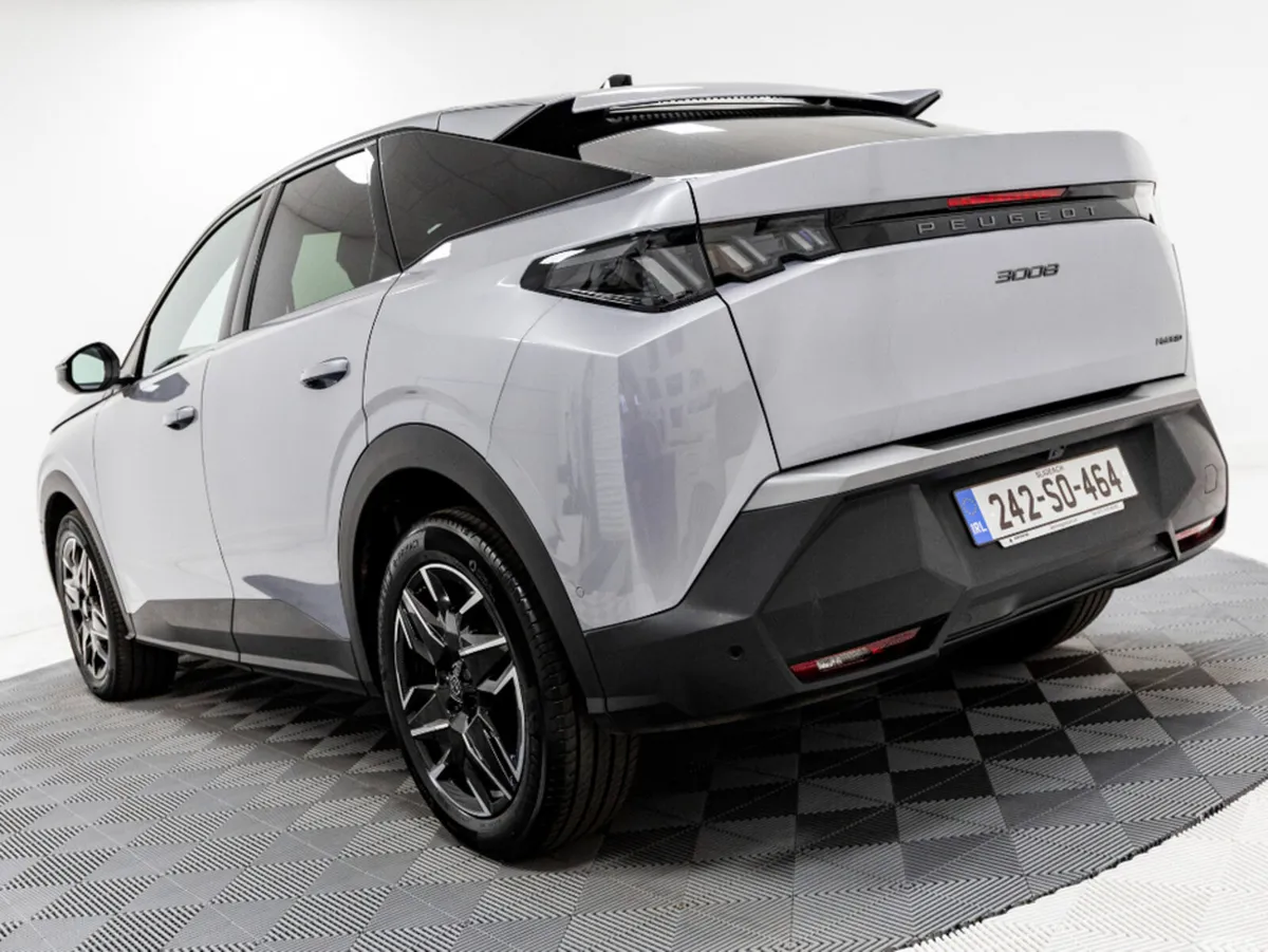 Peugeot 3008 SUV, Petrol Hybrid, 2024, Grey