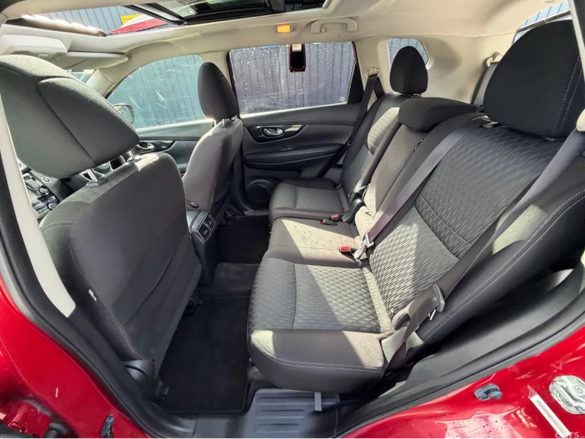 Nissan X-Trail MPV, Diesel, 2020, Red