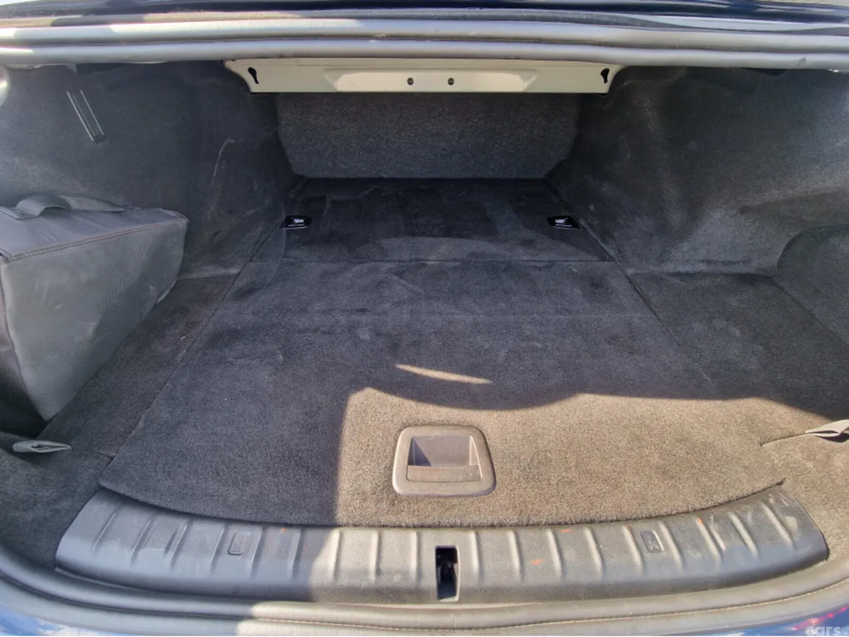 BMW 5-Series Saloon, Petrol Hybrid, 2022, Blue