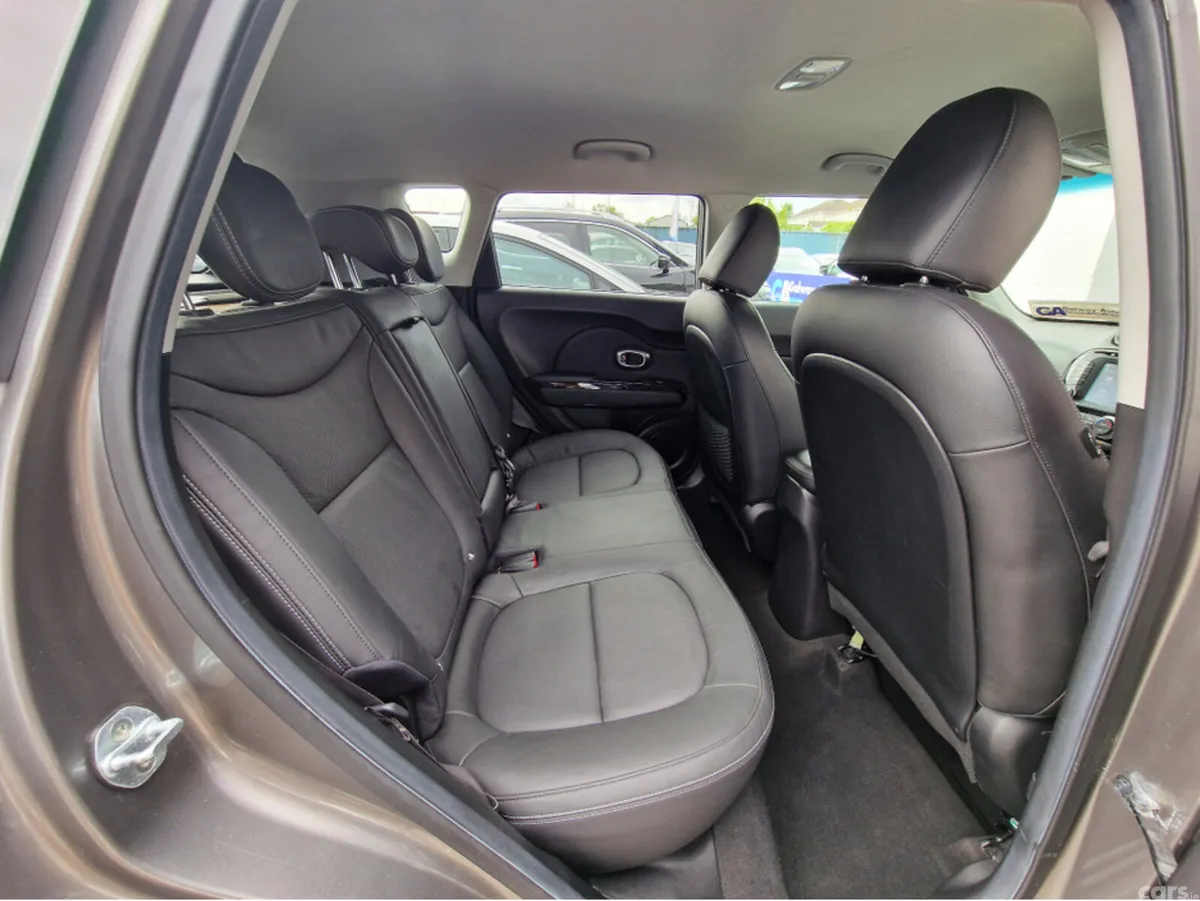 Kia Soul Hatchback, Diesel, 2018, Silver