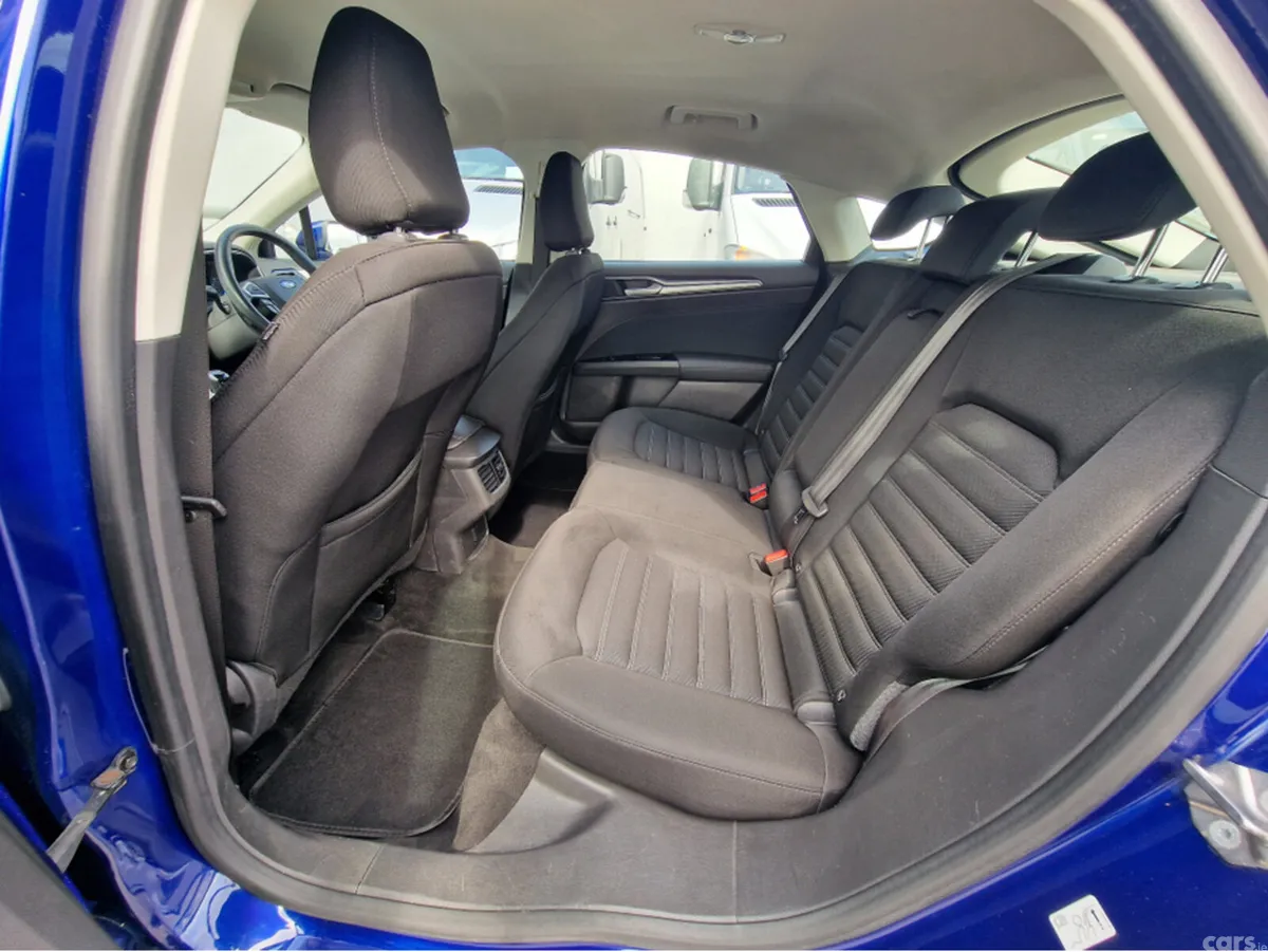 Ford Mondeo Hatchback, Diesel, 2017, Blue