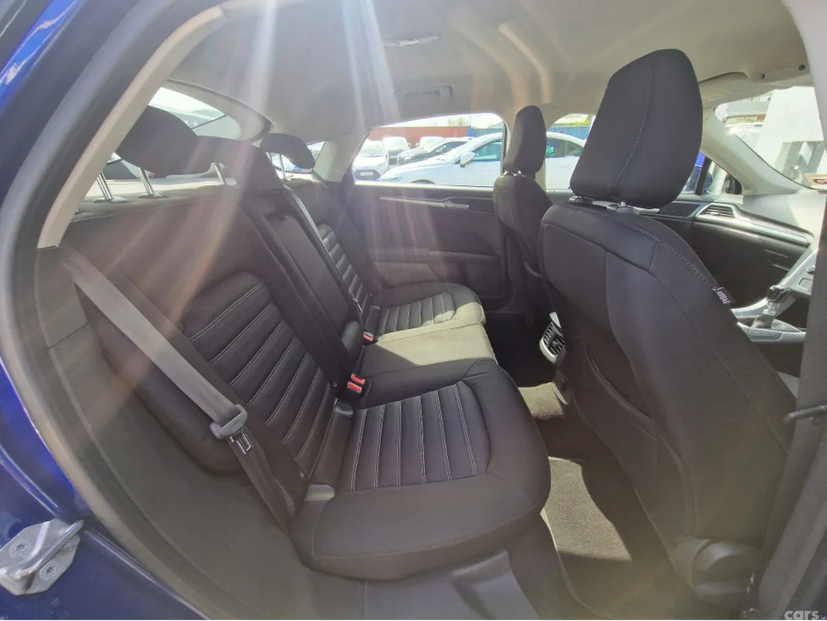 Ford Mondeo Hatchback, Diesel, 2017, Blue
