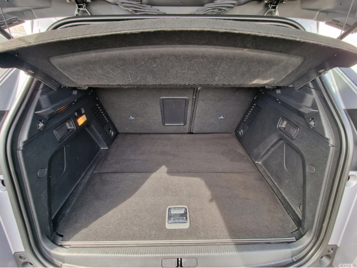 Peugeot 3008 Hatchback, Petrol Plug-in Hybrid, 2022, Grey