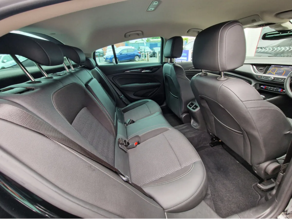 Opel Insignia Hatchback, Diesel, 2018, Black